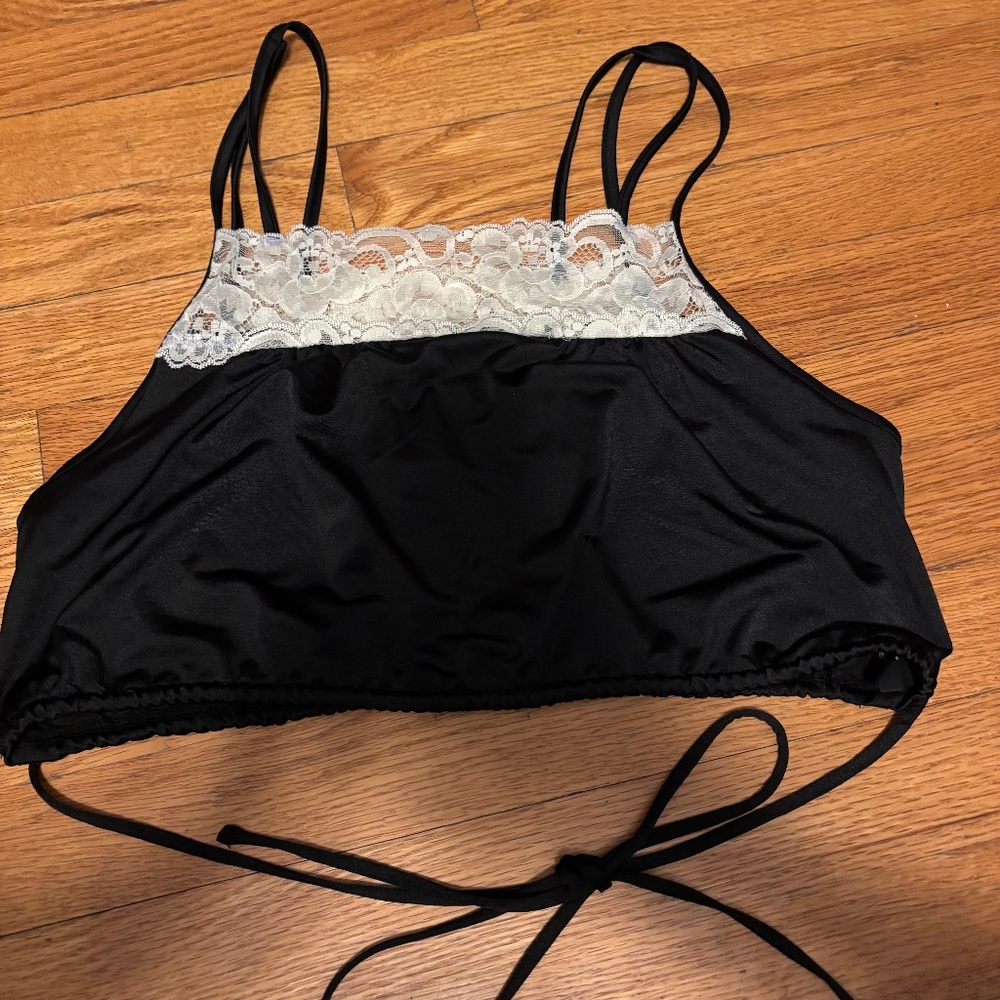 Urban Outfitters black and white lace bralette with adjustable ties #lingerie